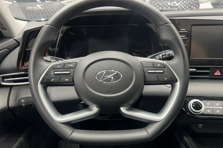 Used Hyundai Elantra 2022 1.5L CVT GLX Elite Edition Steering Wheel