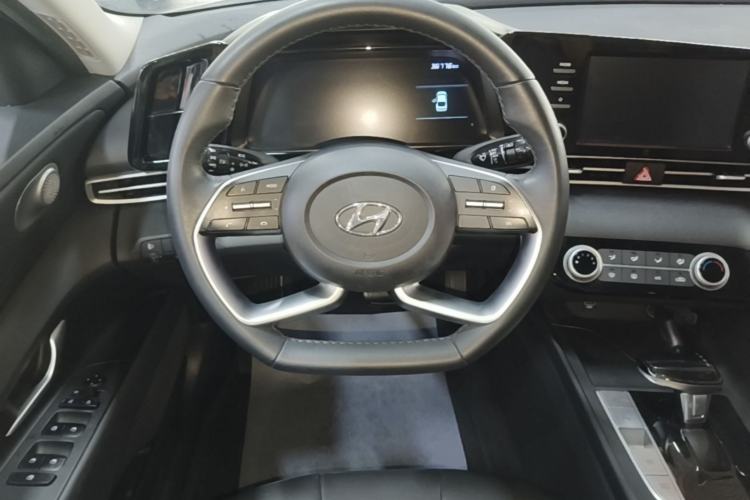 Used Hyundai Elantra 2022 1.5L CVT GLX Elite Edition Steering Wheel