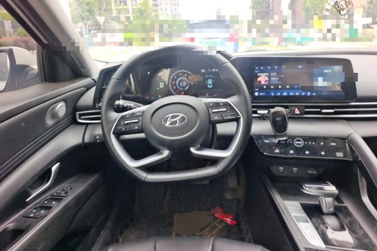 Used Hyundai Elantra 2022 1.5L CVT LUX Prestige Edition Steering Wheel