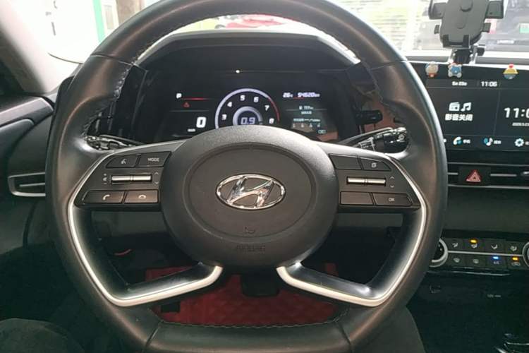 Used Hyundai Elantra 2022 1.5L CVT GLX Elite Edition Steering Wheel
