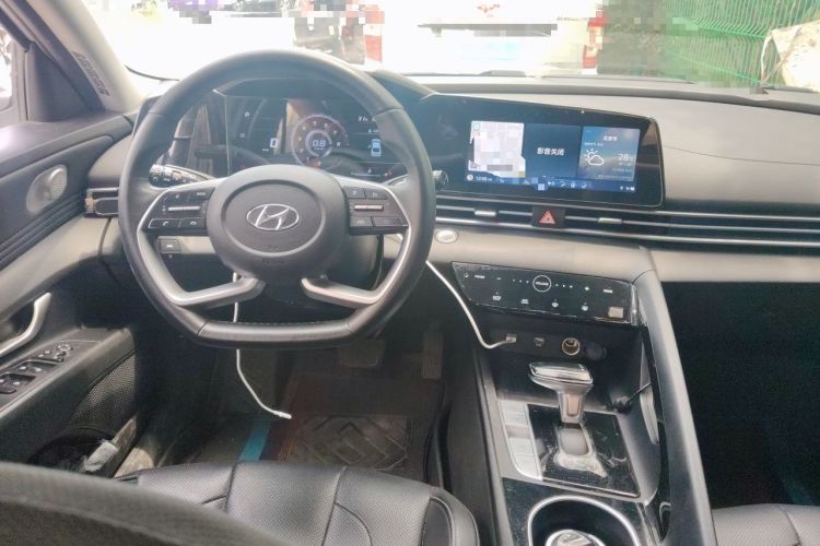 Used Hyundai Elantra 2022 1.5L CVT LUX Prestige Edition Steering Wheel
