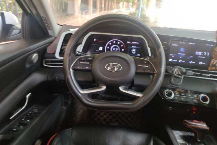 Used Hyundai Elantra 2022 1.5L CVT GLX Elite Edition Steering Wheel