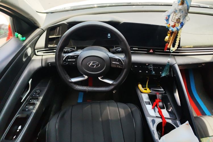 Used Hyundai Elantra 2022 1.5L CVT GLX Elite Edition Steering Wheel