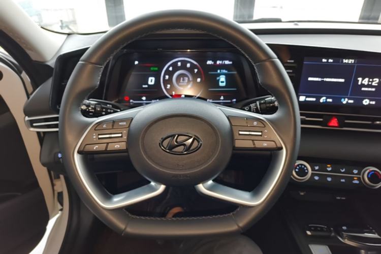 Used Hyundai Elantra 2022 1.5L CVT GLX Elite Edition Steering Wheel