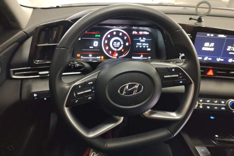 Used Hyundai Elantra 2022 1.5L CVT GLX Elite Edition Steering Wheel