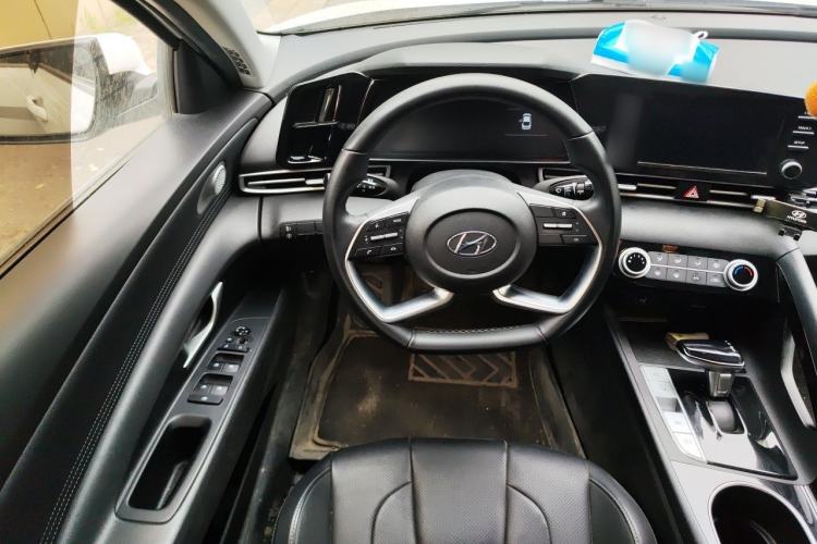 Used Hyundai Elantra 2022 1.5L CVT GLX Elite Edition Steering Wheel