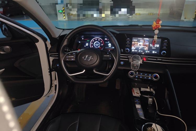 Used Hyundai Elantra 2022 1.5L CVT GLX Elite Edition Steering Wheel