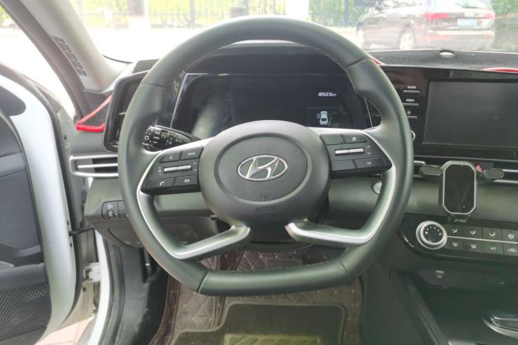 Used Hyundai Elantra 2022 1.5L CVT GLX Elite Edition Steering Wheel