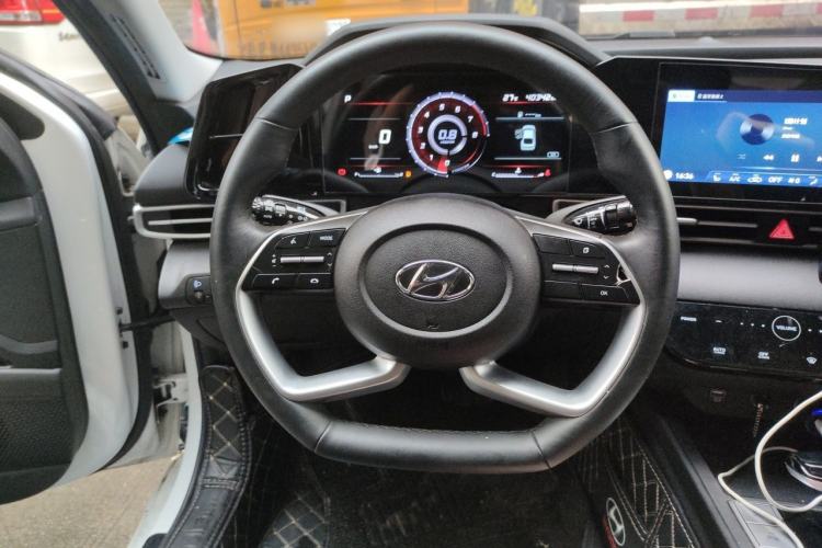 Used Hyundai Elantra 2022 1.5L CVT GLX Elite Edition Steering Wheel