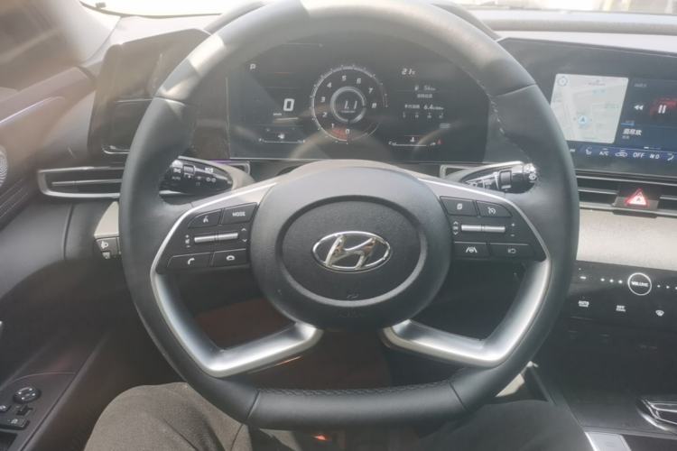 Used Hyundai Elantra 2022 1.5L CVT LUX Prestige Edition Steering Wheel