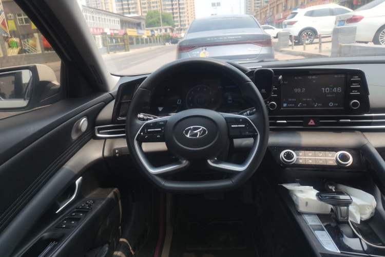 Used Hyundai Elantra 2022 1.5L CVT GLX Elite Edition Steering Wheel
