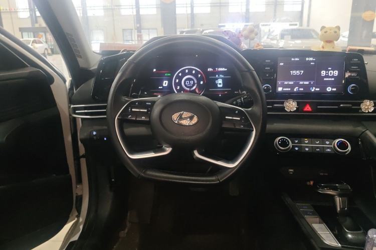 Used Hyundai Elantra 2022 1.5L CVT GLX Elite Edition Steering Wheel