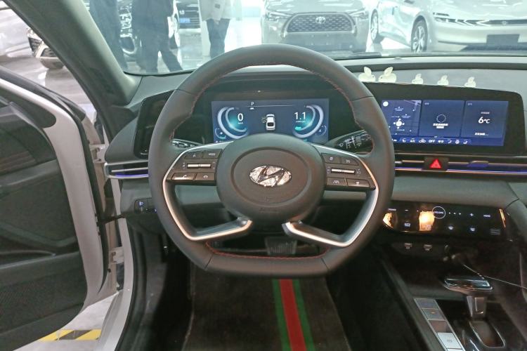 Used Hyundai Elantra 2022 1.5L CVT 20th Anniversary Edition Steering Wheel