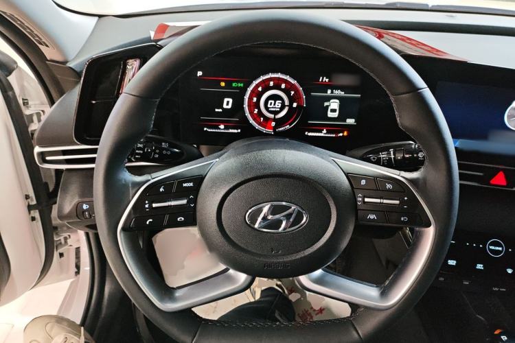 Used Hyundai Elantra 2022 1.5L CVT LUX Prestige Edition Steering Wheel