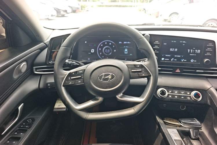 Used Hyundai Elantra 2022 1.5L CVT GLX Elite Edition Steering Wheel