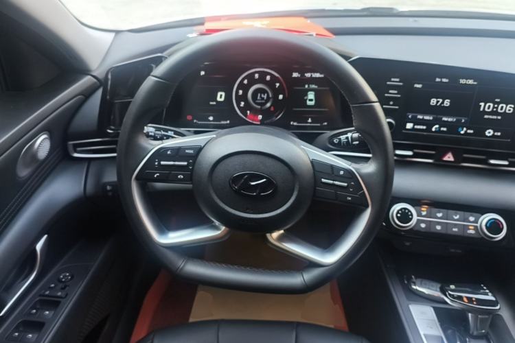 Used Hyundai Elantra 2022 1.5L CVT GLX Elite Edition Steering Wheel
