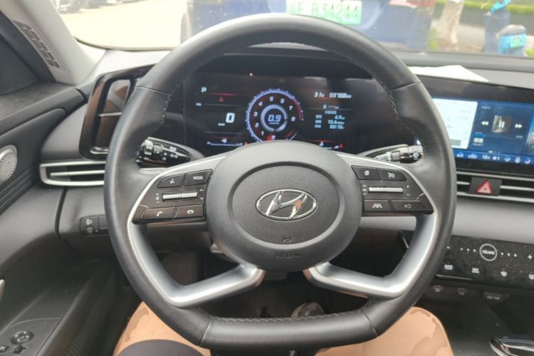 Used Hyundai Elantra 2022 1.5L CVT LUX Prestige Edition Steering Wheel
