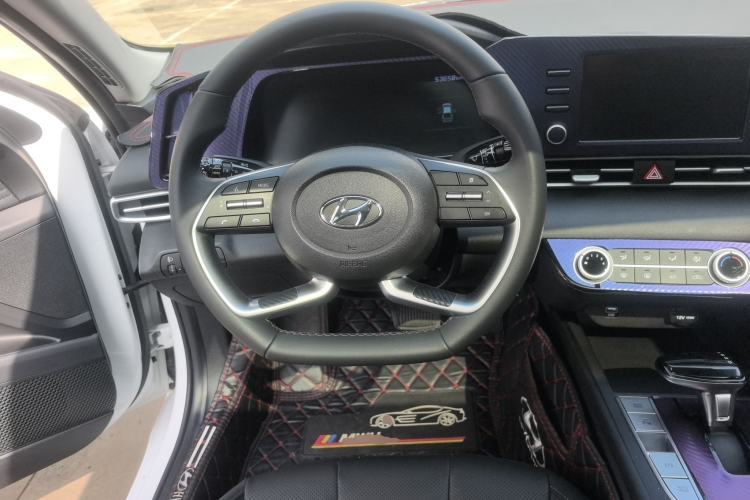 Used Hyundai Elantra 2022 1.5L CVT GLX Elite Edition Steering Wheel