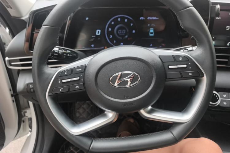 Used Hyundai Elantra 2022 1.5L CVT GLX Elite Edition Steering Wheel