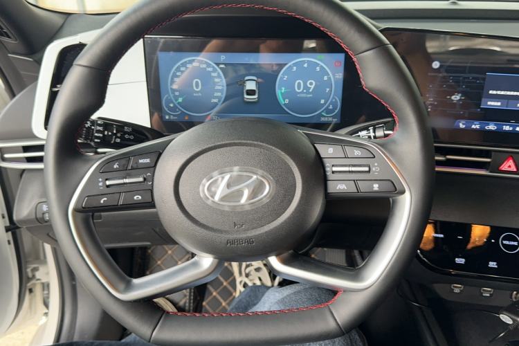 Used Hyundai Elantra 2022 1.5L CVT 20th Anniversary Edition Steering Wheel