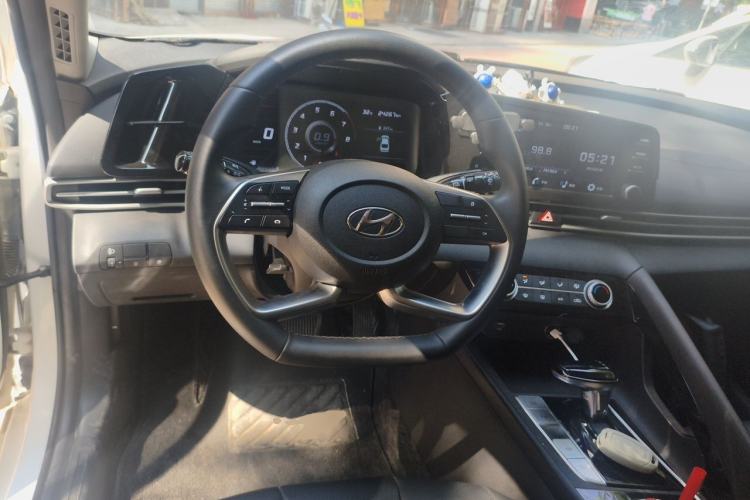 Used Hyundai Elantra 2022 1.5L CVT GLX Elite Edition Steering Wheel