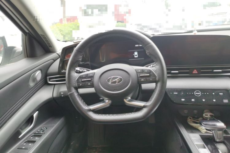Used Hyundai Elantra 2022 1.5L CVT LUX Prestige Edition Steering Wheel