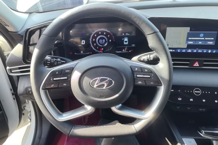 Used Hyundai Elantra 2022 1.5L CVT LUX Prestige Edition Steering Wheel
