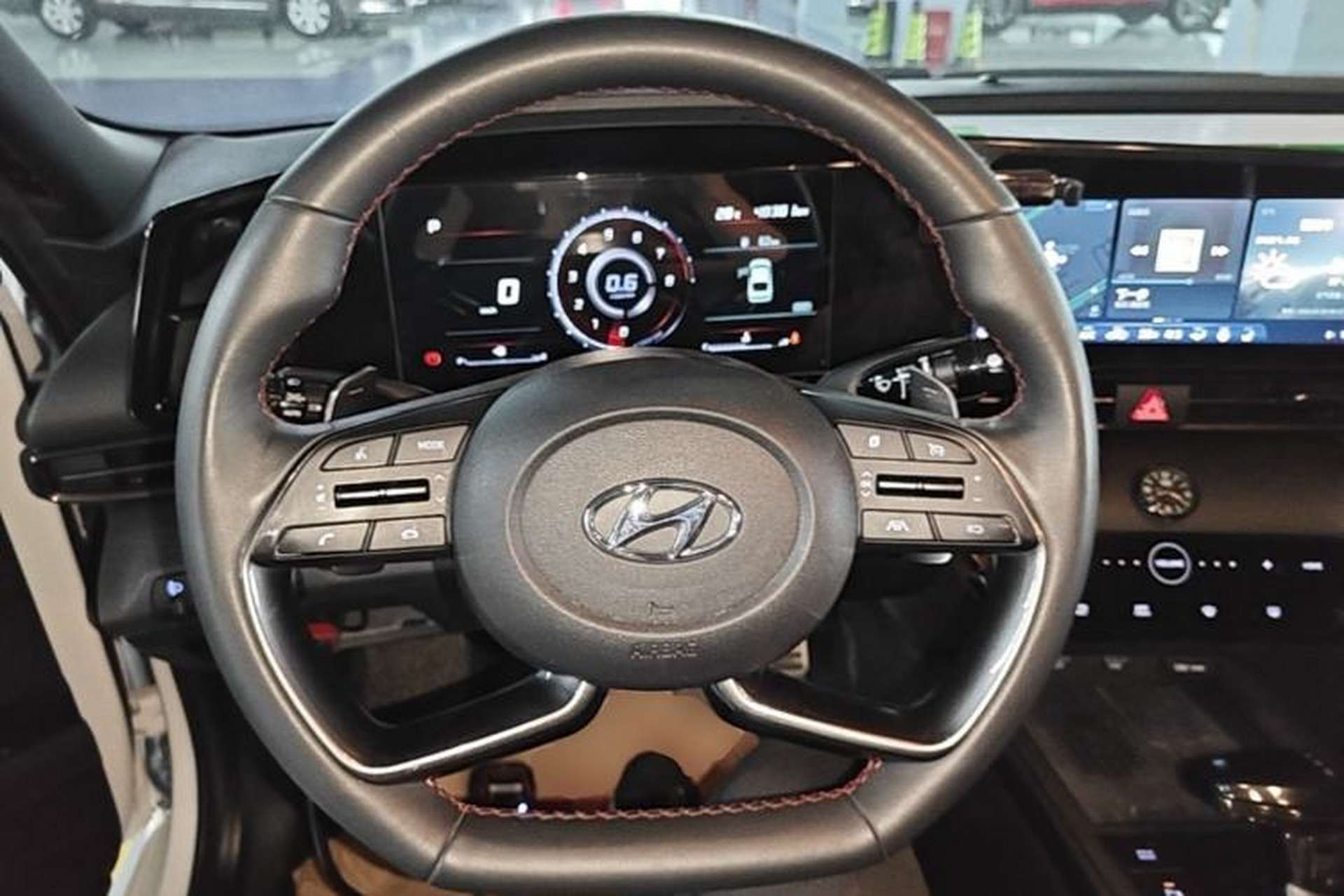 Used Hyundai Elantra 2022 240TGDi DCT LUX Prestige Edition Steering Wheel