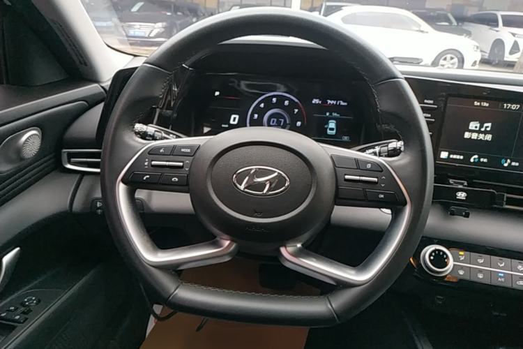 Used Hyundai Elantra 2022 1.5L CVT GLX Elite Edition Steering Wheel