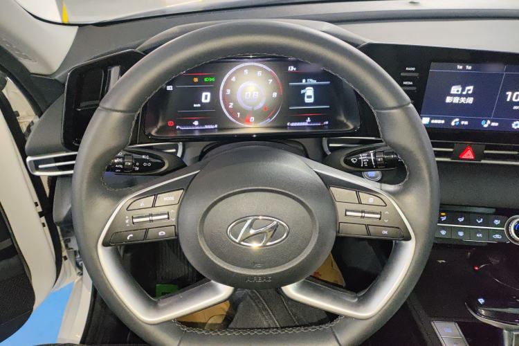 Used Hyundai Elantra 2022 1.5L CVT GLX Elite Edition Steering Wheel
