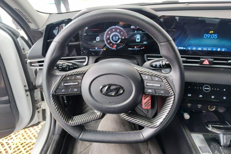 Used Hyundai Elantra 2022 1.5L CVT LUX Prestige Edition Steering Wheel
