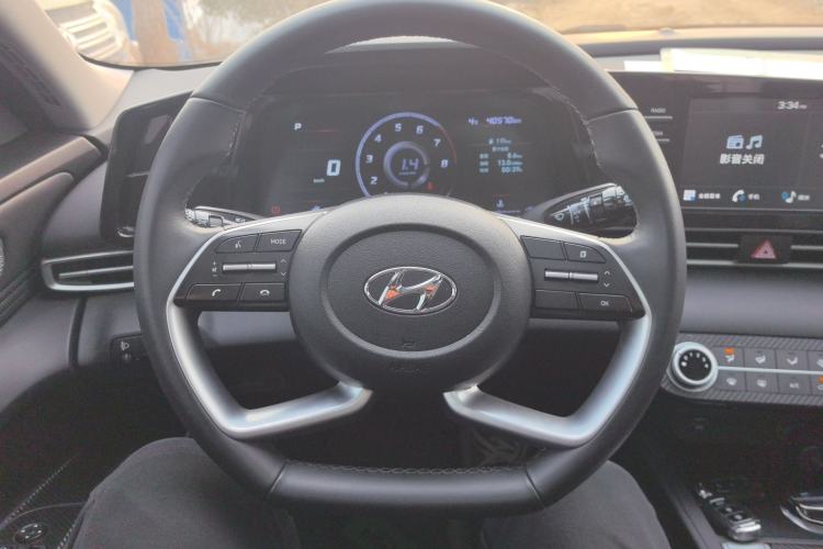 Used Hyundai Elantra 2022 1.5L CVT GLX Elite Edition Steering Wheel