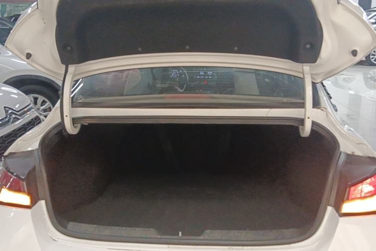 Used Hyundai Elantra 2022 1.5L CVT GLX Elite Edition Trunk