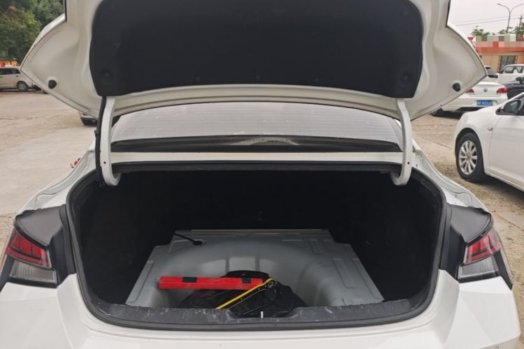 Used Hyundai Elantra 2022 1.5L CVT LUX Prestige Edition Trunk