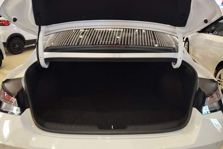 Used Hyundai Elantra 2022 1.5L CVT LUX Prestige Edition Trunk