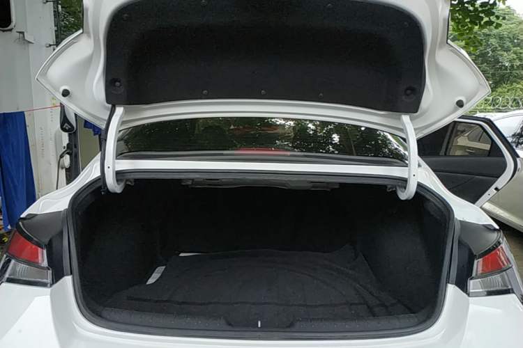 Used Hyundai Elantra 2022 1.5L CVT GLX Elite Edition Trunk
