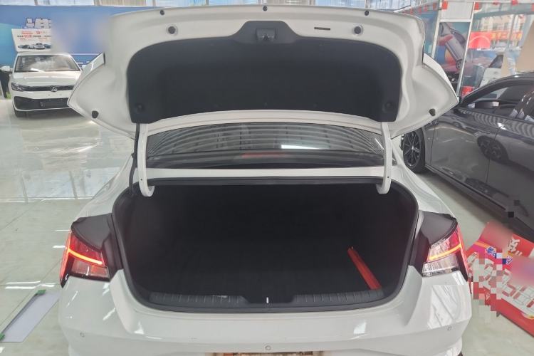 Used Hyundai Elantra 2022 240TGDi DCT LUX Prestige Edition Trunk