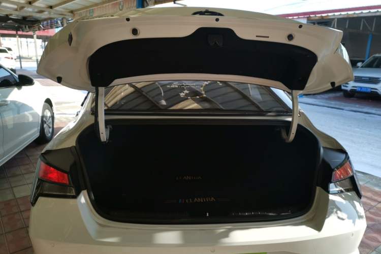 Used Hyundai Elantra 2022 1.5L CVT GLX Elite Edition Trunk