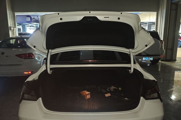 Used Hyundai Elantra 2022 1.5L CVT LUX Prestige Edition Trunk
