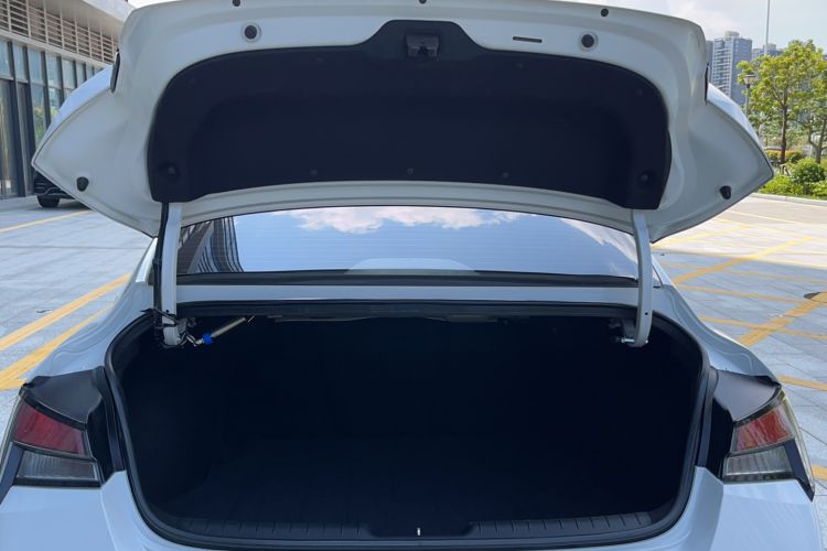 Used Hyundai Elantra 2022 1.5L CVT GLS Leading Edition Trunk