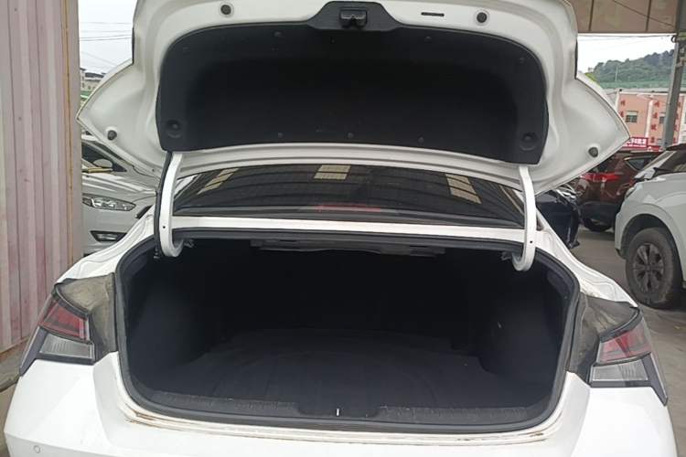 Used Hyundai Elantra 2022 1.5L CVT LUX Prestige Edition Trunk