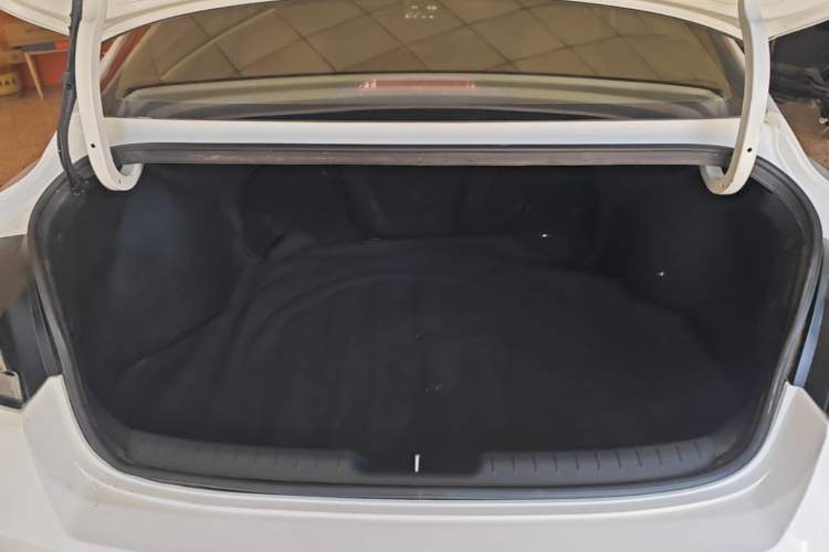Used Hyundai Elantra 2022 1.5L CVT GLX Elite Edition Trunk