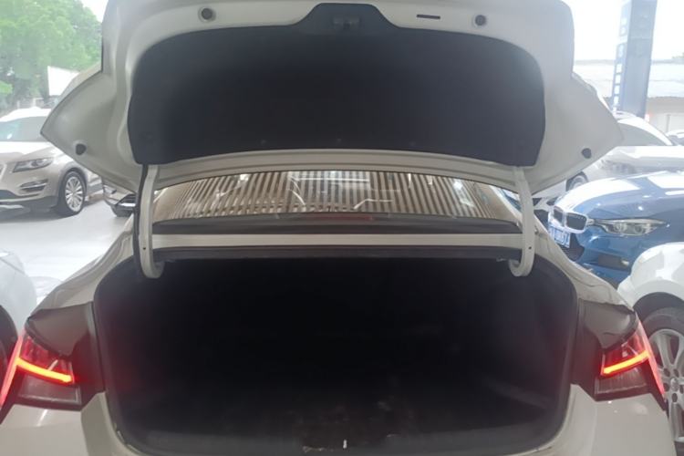 Used Hyundai Elantra 2022 1.5L CVT LUX Prestige Edition Trunk