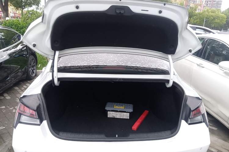 Used Hyundai Elantra 2022 1.5L CVT LUX Prestige Edition Trunk