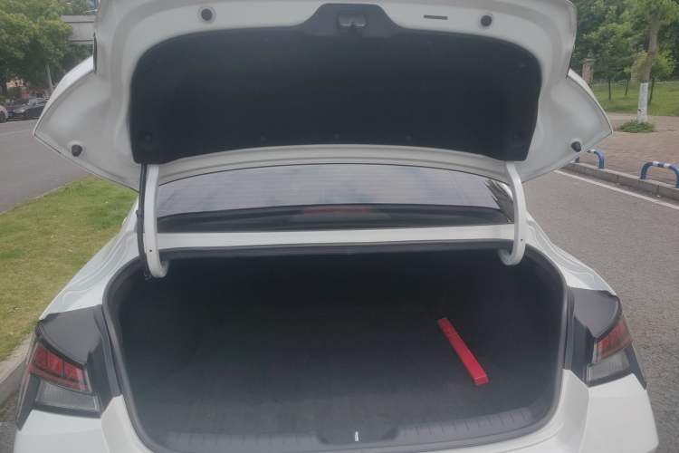 Used Hyundai Elantra 2022 240TGDi DCT LUX Prestige Edition Trunk