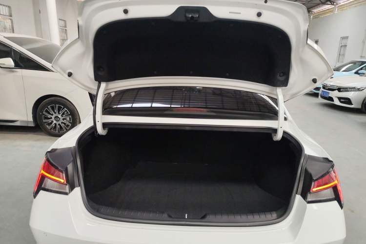 Used Hyundai Elantra 2022 1.5L CVT LUX Prestige Edition Trunk
