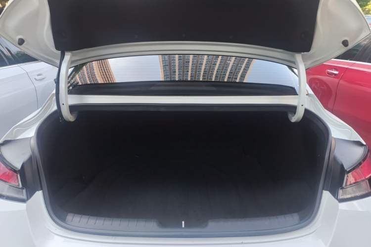 Used Hyundai Elantra 2022 1.5L CVT GLX Elite Edition Trunk