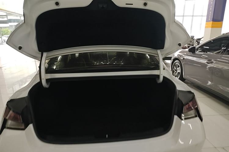Used Hyundai Elantra 2022 1.5L CVT LUX Prestige Edition Trunk