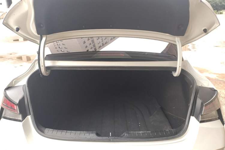 Used Hyundai Elantra 2022 1.5L CVT GLX Elite Edition Trunk