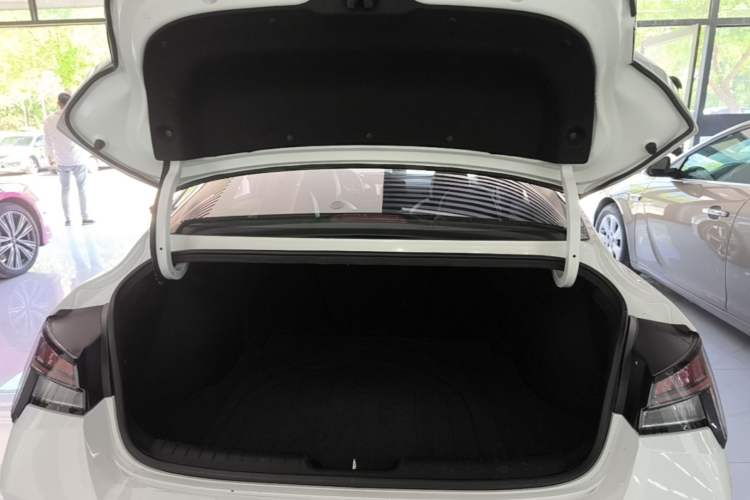 Used Hyundai Elantra 2022 1.5L CVT LUX Prestige Edition Trunk